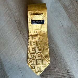 Jos. A. Bank Signature Gold 100% Silk Men’s Necktie Standard Length